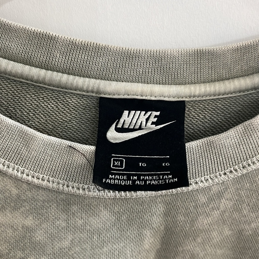 Nike Crewneck! - Picture 2 of 5